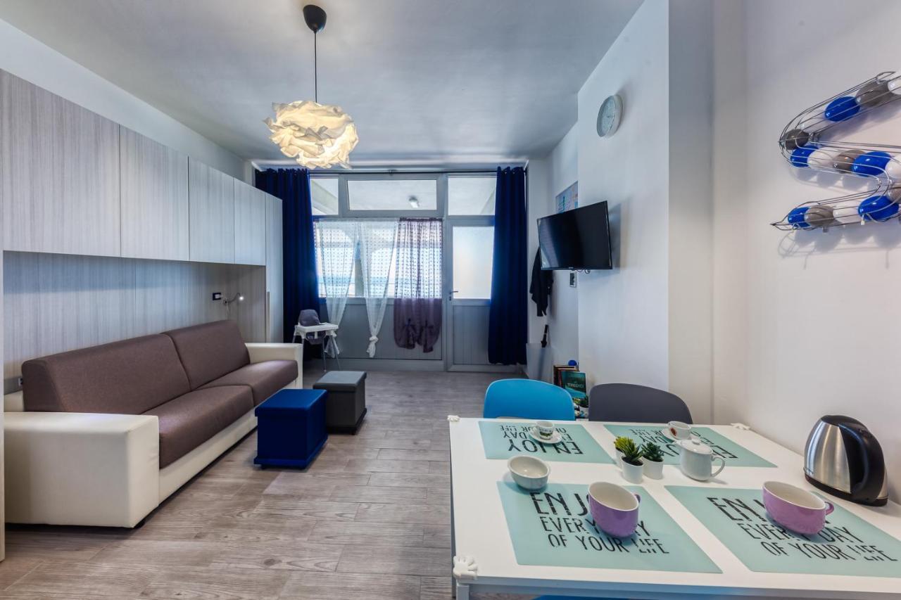 Casaviva - Grazioso Bilocale Sul Mare A Ospedaletti Apartament Zewnętrze zdjęcie