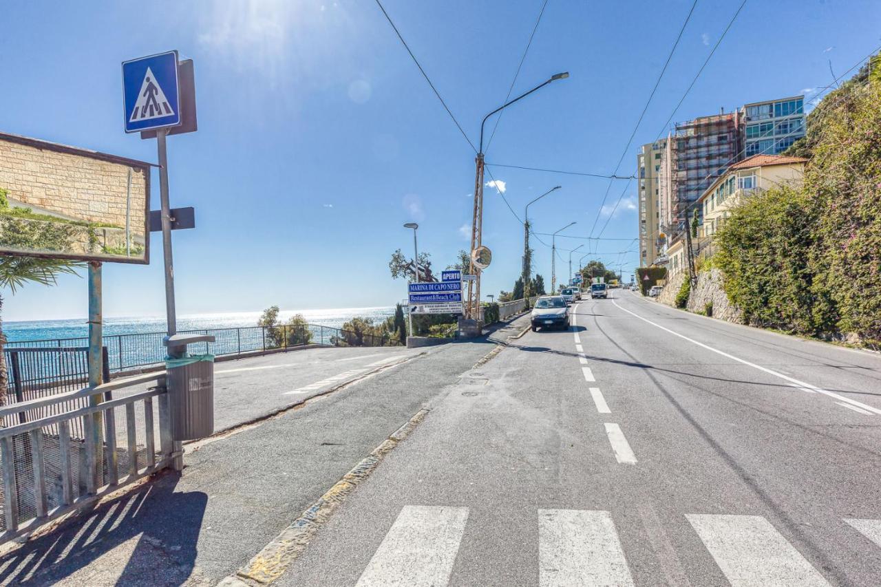 Casaviva - Grazioso Bilocale Sul Mare A Ospedaletti Apartament Zewnętrze zdjęcie
