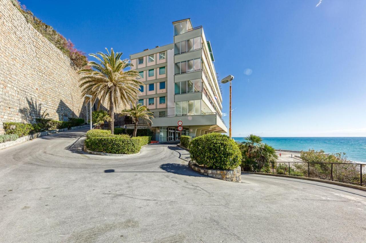 Casaviva - Grazioso Bilocale Sul Mare A Ospedaletti Apartament Zewnętrze zdjęcie